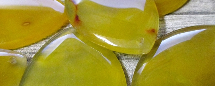 Anhänger Achat Edelstein groß flach rautenförmig mandelförmig gelb transparent gebohrt - MONDSPINNE