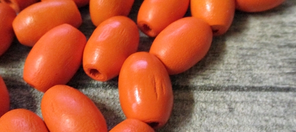Holzperlen oval orange 17x12mm Loch_4mm - MONDSPINNE