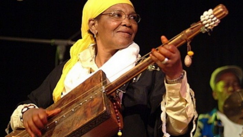 Algérie : Hasna El-Becharia, icône de la musique Diwane, n’est plus