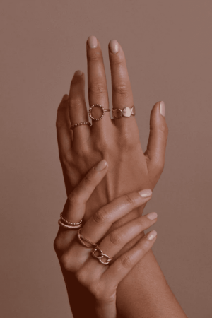 woman wearing the Elna Ring by the brand Agapé Studio