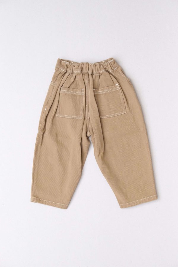 flatlay of the Arthur Worker Pants in Khaki by the brand Alfred