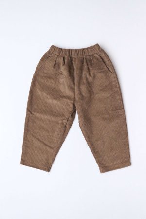 flatlay of the Barney Pants in Brown by the brand Alfred