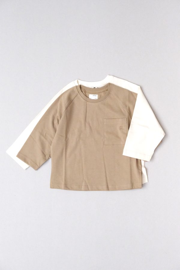 flatlay of the Duncan Longsleeve in Khaki & off-white by the brand Alfred