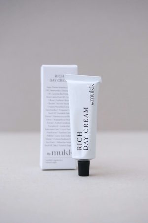 front view of the Rich Day Cream of By Mukk, showing the product out of the box with main ingredients listed in front