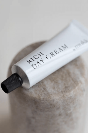 top view of the Rich Day Cream of By Mukk showing the aesthetically pleasing product design