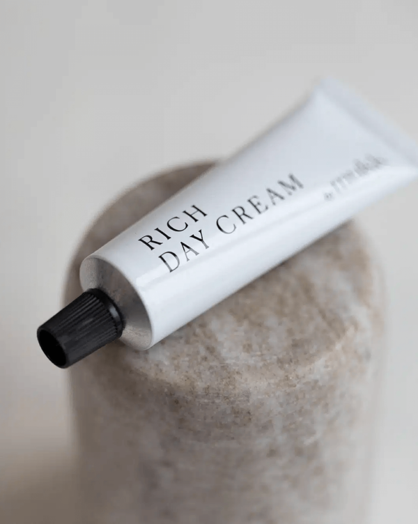 top view of the Rich Day Cream of By Mukk showing the aesthetically pleasing product design