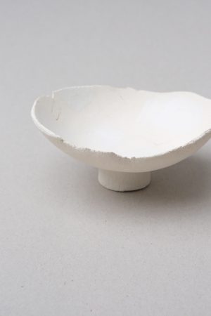 front view of the Jaata Vessel by Marlies Huybs showing the curvy and delicate lines