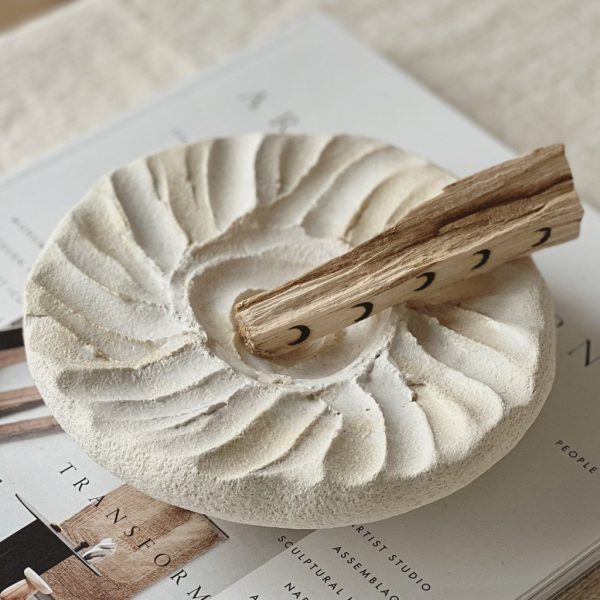 Example of how you can use the Siipi Tray by Marlies Huybs for burning palo santo