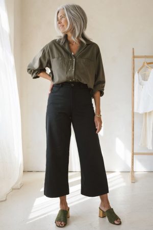 woman wearing the organic cotton & hemp Pierrot Pants in Black by the brand Harly Jae