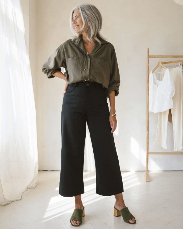 woman wearing the organic cotton & hemp Pierrot Pants in Black by the brand Harly Jae