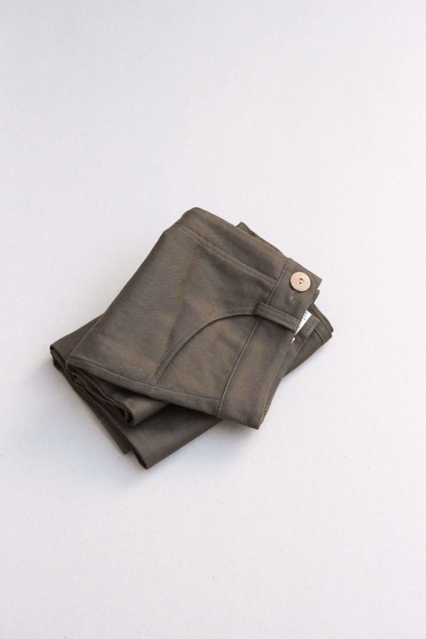 flatlay of the organic cotton & hemp Pierrot Pants in Olive by the brand Harly Jae
