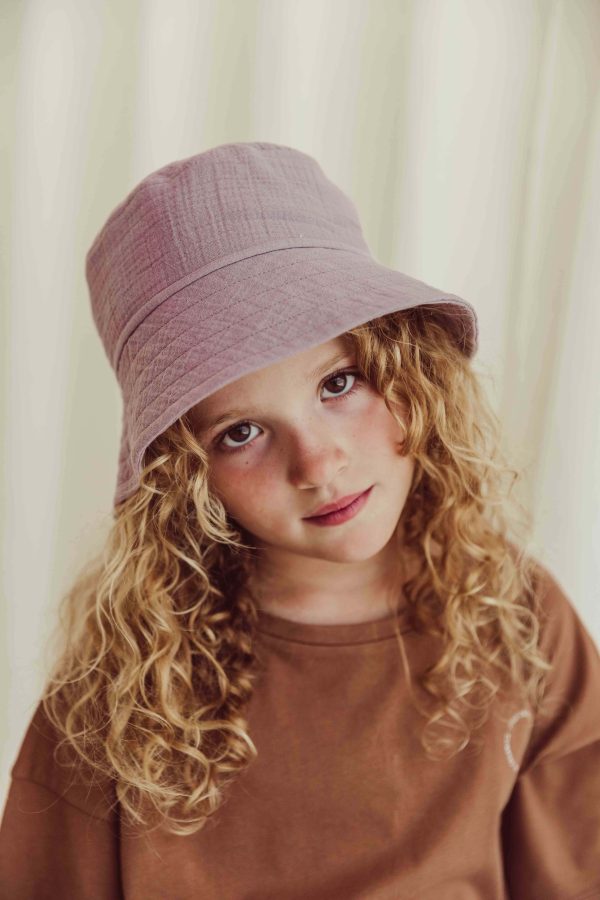 the organic cotton Bucket Hat in Lavender by the brand LiiLU