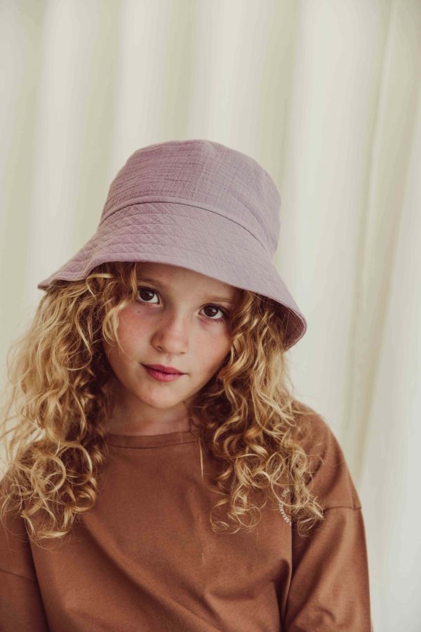 the organic cotton Bucket Hat in Lavender by the brand LiiLU