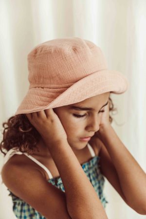 the organic cotton Bucket Hat in Peach by the brand LiiLU