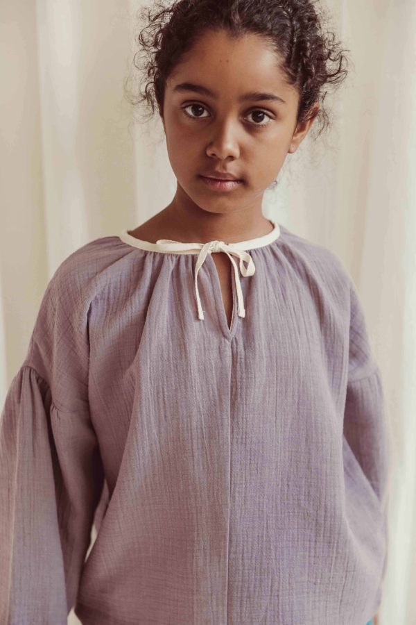 the organic cotton Lili Blouse in Lavender by the brand LiiLU