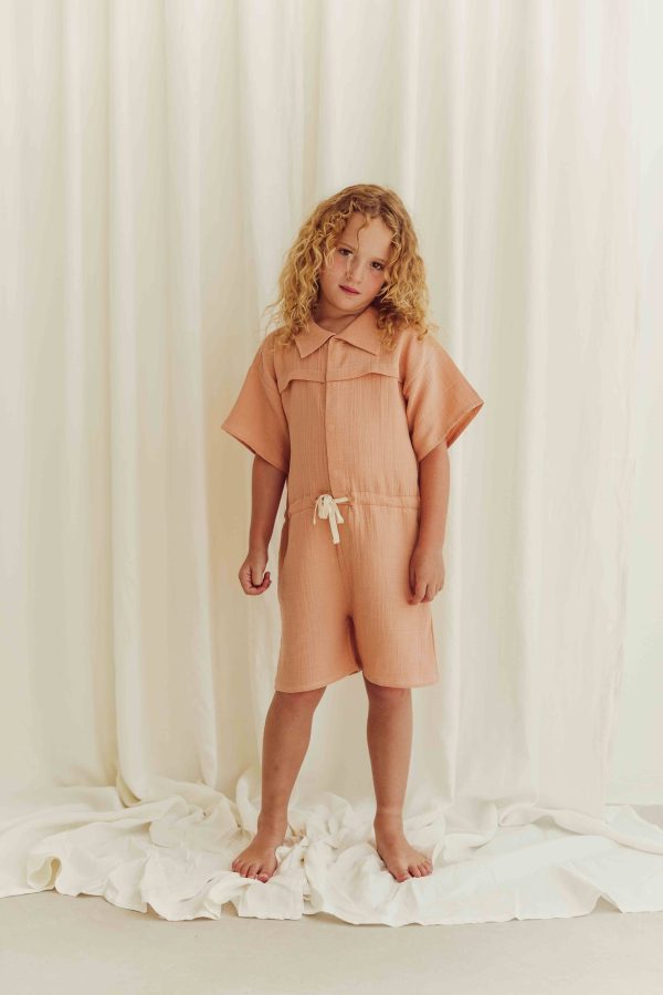 the organic cotton Silvan Jumpsuit in Peach by the brand LiiLU