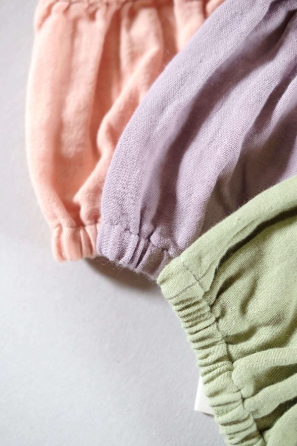the organic cotton Susa Top in Dryed Green, Lavender & Peach by the brand LiiLU