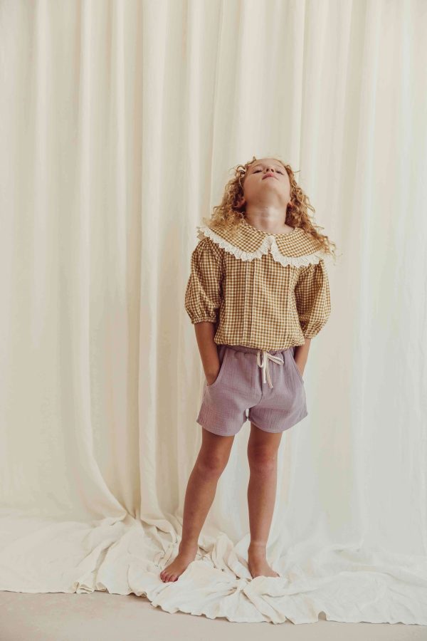 the organic cotton Tudor Shorts in Lavender by the brand LiiLU