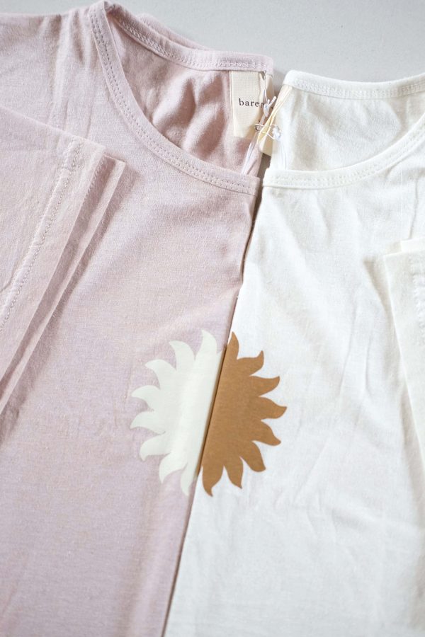 the Sunny Hemp Tee in dusty pink and Earth by The Bare Road