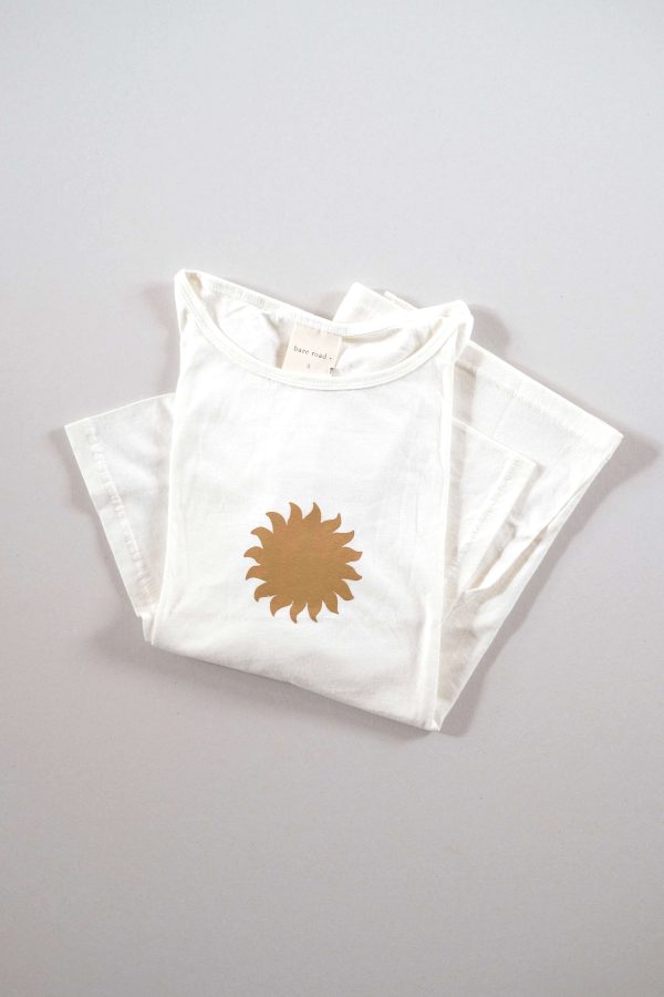 the Sunny Hemp Tee in Earth by The Bare Road