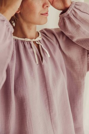 the organic cotton Lili Blouse in Lavender by the brand LiiLU