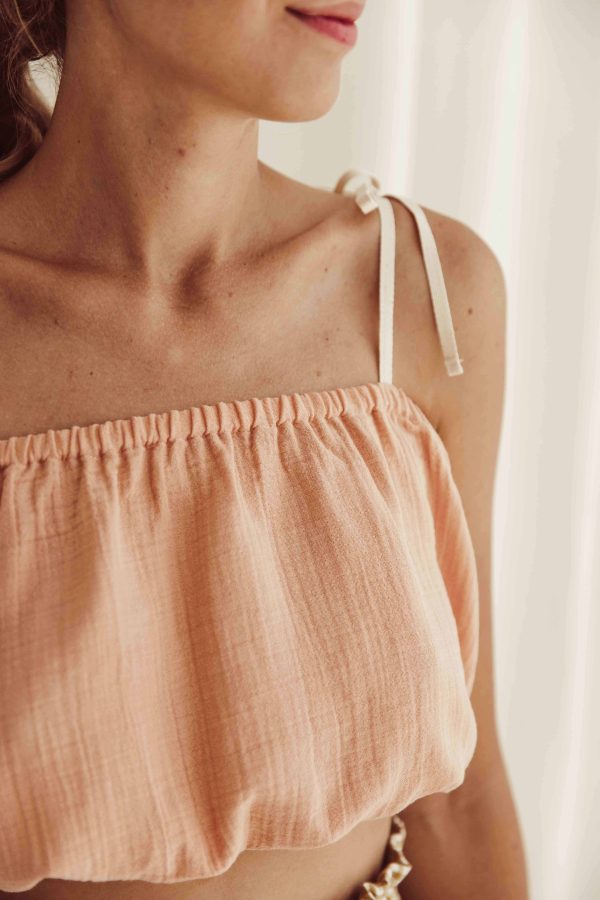 the organic cotton Susa Top in Peach by the brand LiiLU