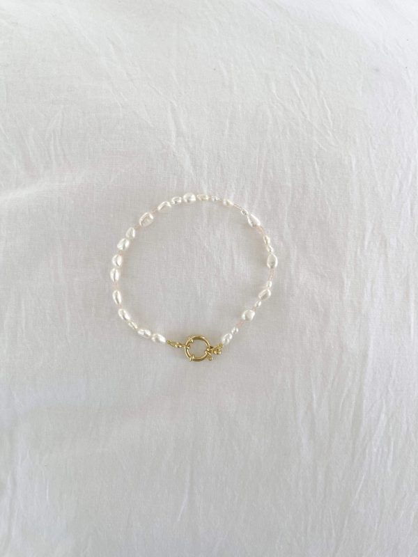 Pearl anklet 05 in white made for Morsel Store by the brand Lily & May