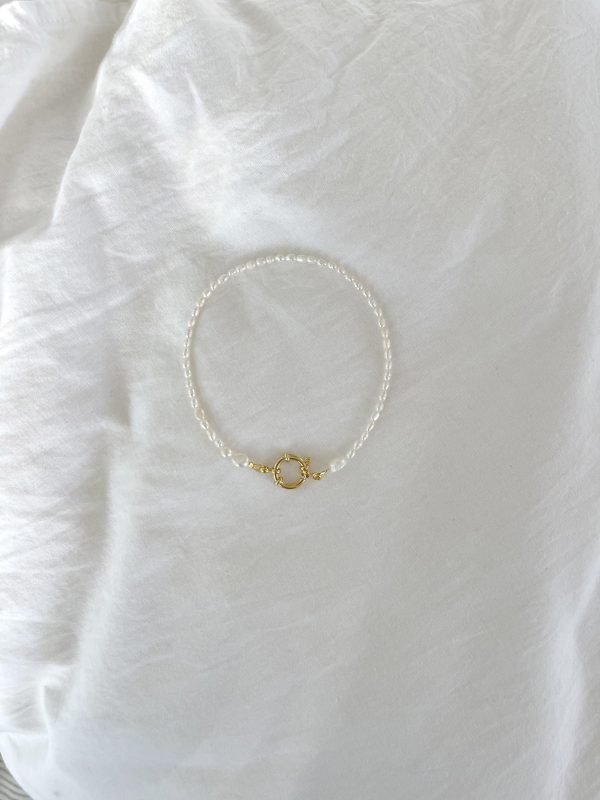 Pearl anklet 06 in white made for Morsel Store by the brand Lily & May