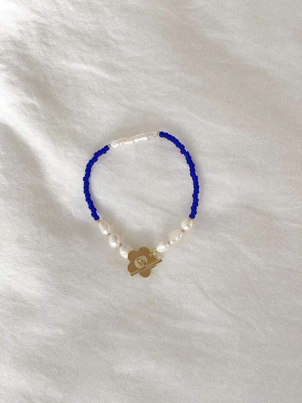 Pearl bracelet 09 in Blue & White made for Morsel Store by the brand Lily & May
