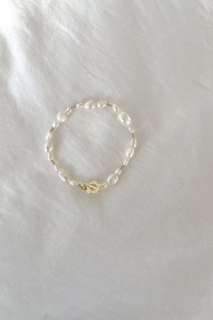 Pearl bracelet 10 in White made for Morsel Store by the brand Lily & May
