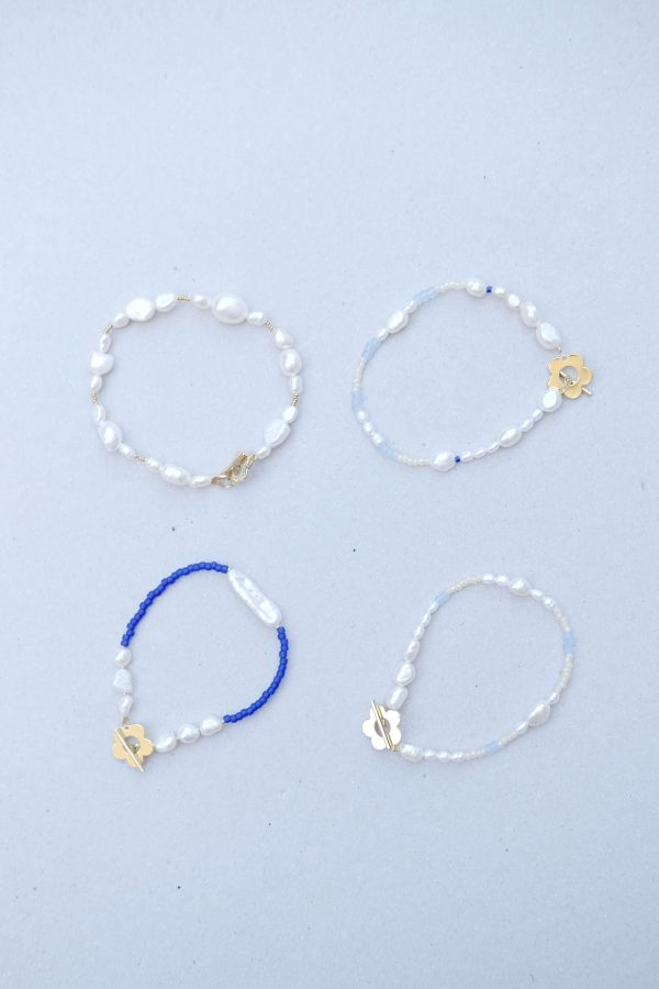 Pearl bracelet 11 in White & Blue made for Morsel Store by the brand Lily & May