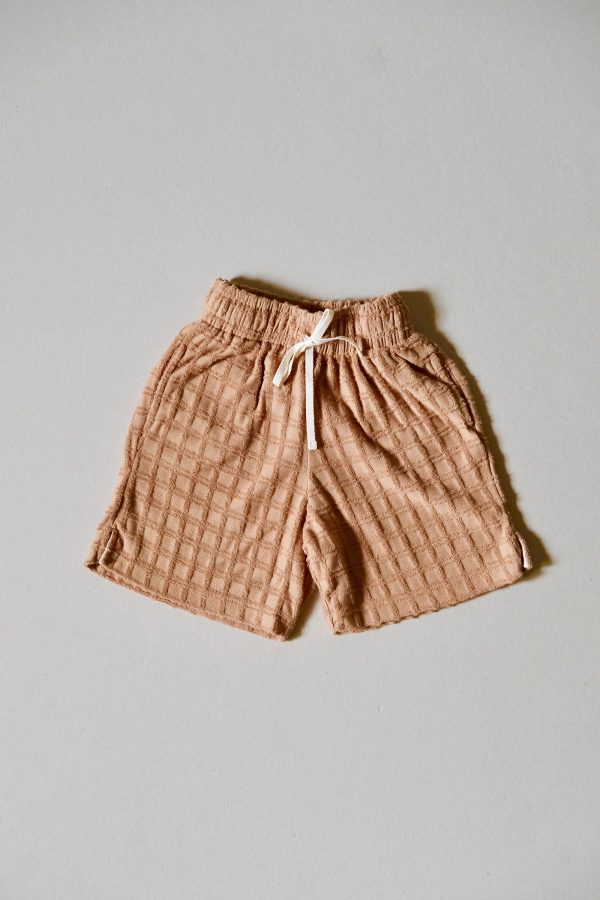 the Ben Bermuda in Chestnut organic waffle cotton by the sustainable brand Liilu, curated by Morsel Store, located on Mallorca