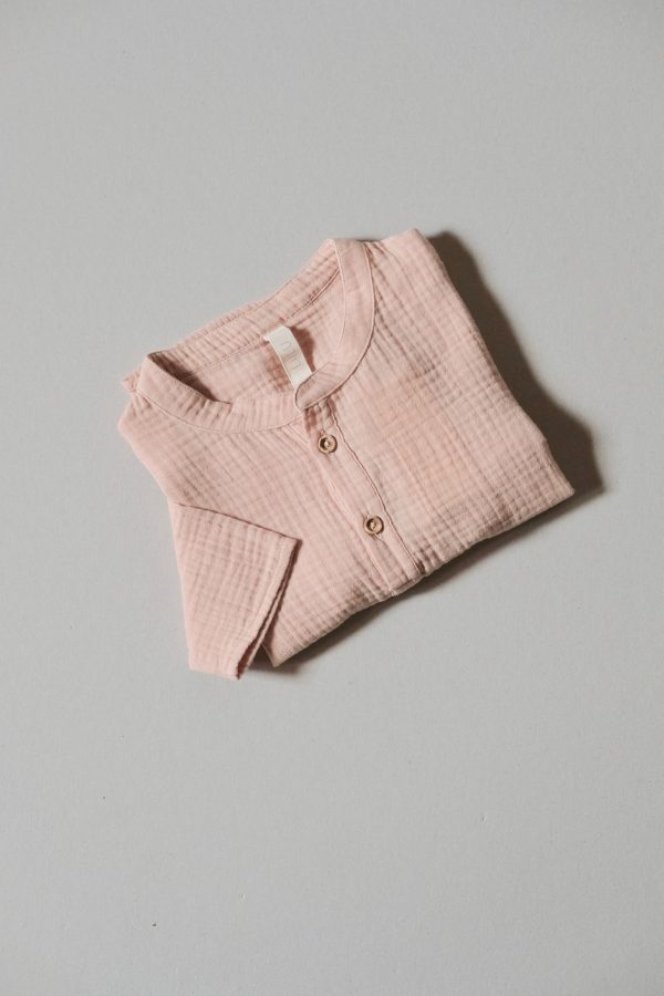 the Leonard Shirt in Nude organic muslin cotton by the sustainable brand LiiLU, curated by Morsel Store located on Mallorca