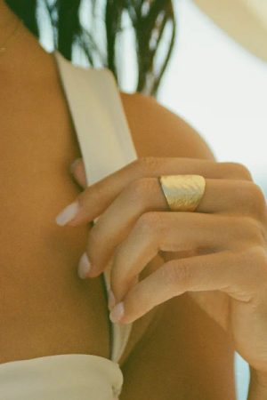 woman wearing the Lunais Ring in gold by the sustainable jewelry brand Agapé Studio, curated by Morsel Store