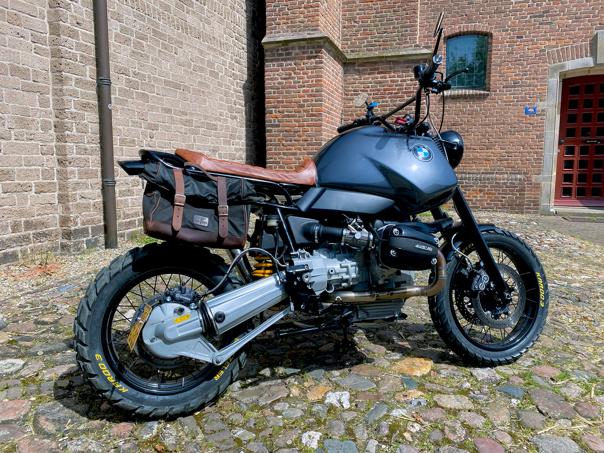 The Tall Scrambler BYO BMW GS 1100 Moto Adonis