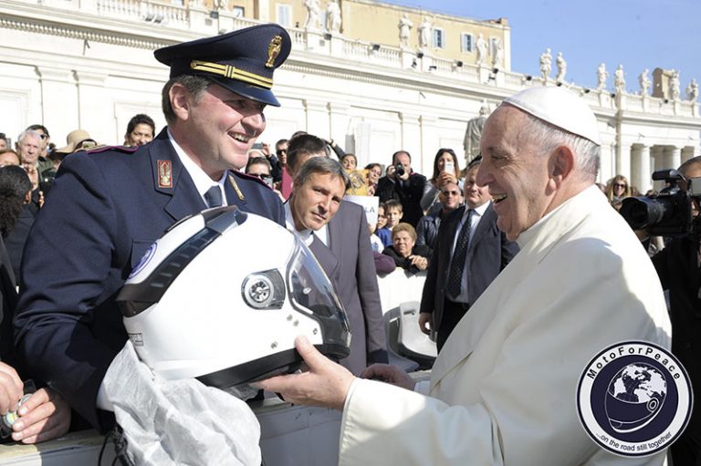 Bernardo Lepore Presidente MotoForPeace incontra Papa Francesco
