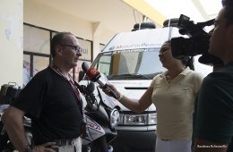giornalista di Panama intervista Celestino di MotoForPeace