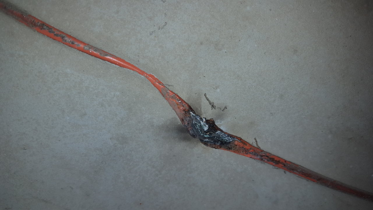 Broken underfloor lose wire heating element in Leeds Call MPS Ltd 0113 3909670
