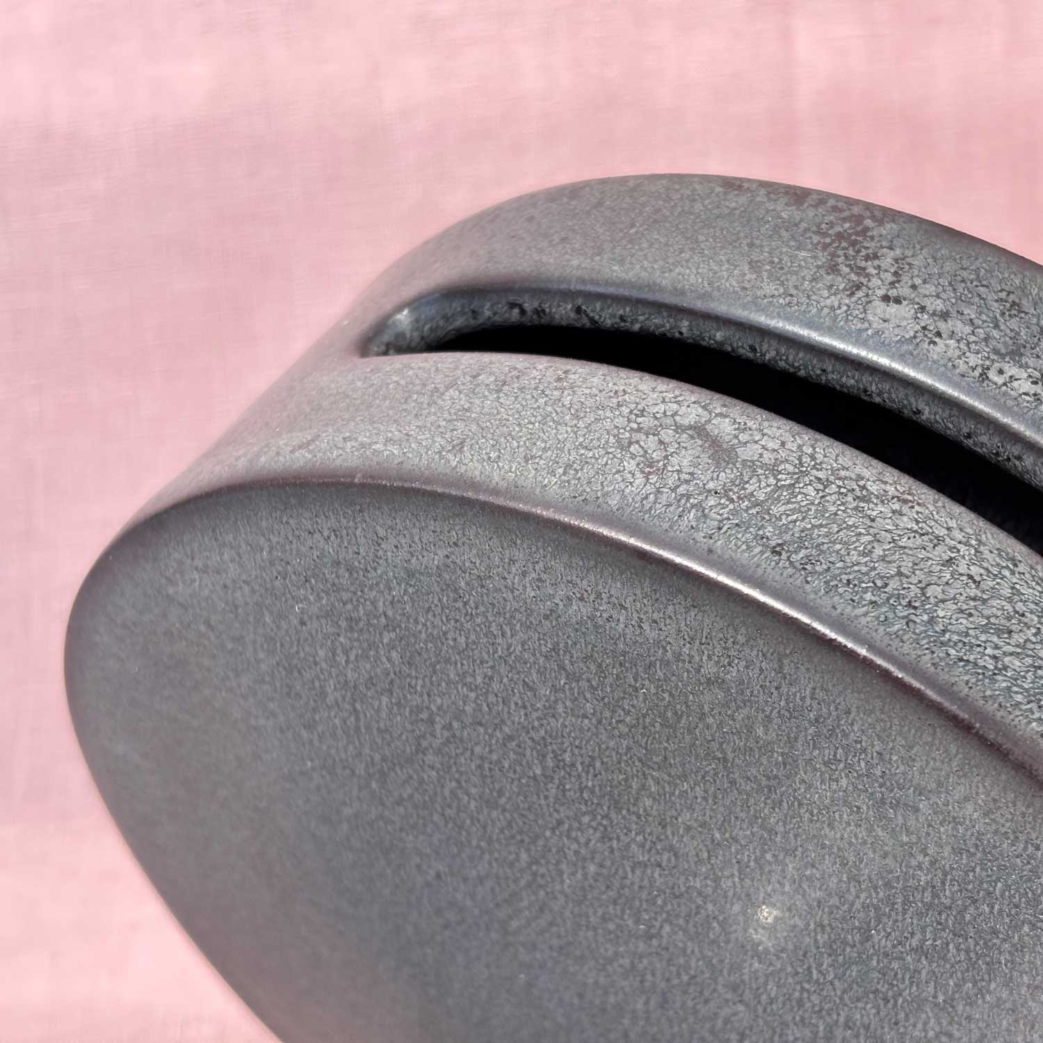 Sculptural vase, Circle - Coal