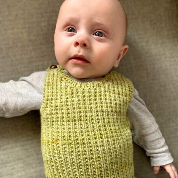 Strikkeopskrift babyvest