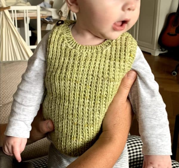 Strikkeopskrift babyvest