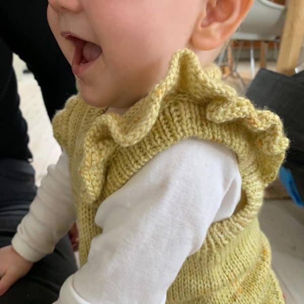 Strikkeopskrift babyvest