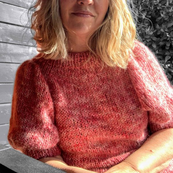 Opstrik til salg - Chunky Tee - modificeret og strikket i håndfarvet merino og silkemohair