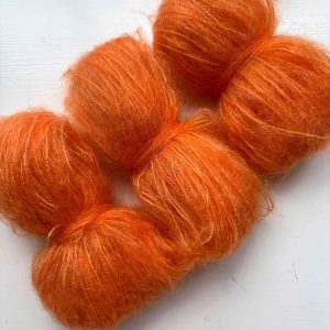 Små bundter á 50 meter silkemohair