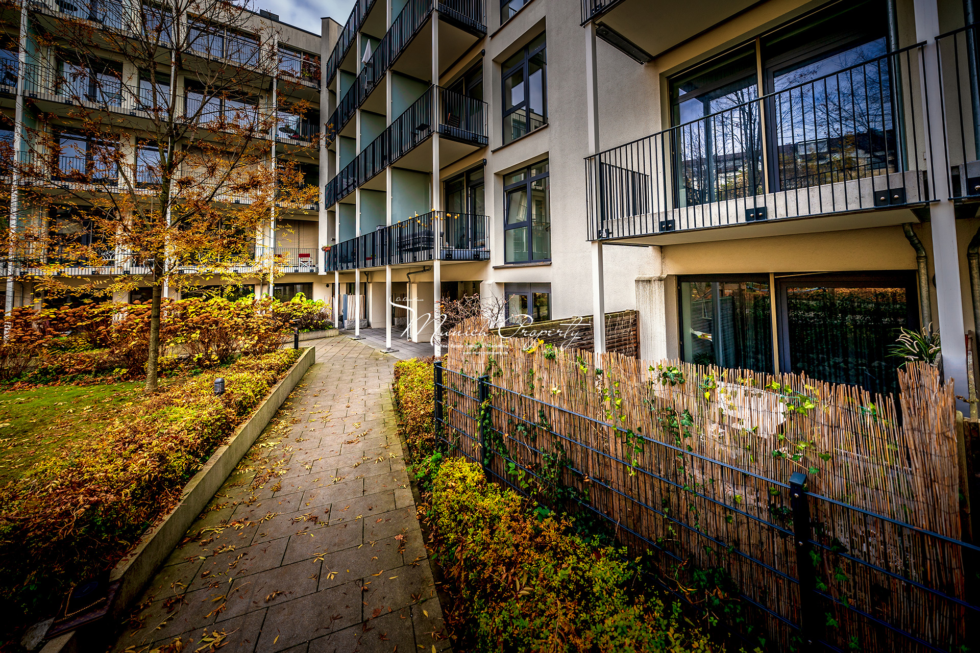 &#x1f5dd; FOR SALE: Bogenhausen: Entzückendes teilmöbliertes Apartment mit großer Terrasse