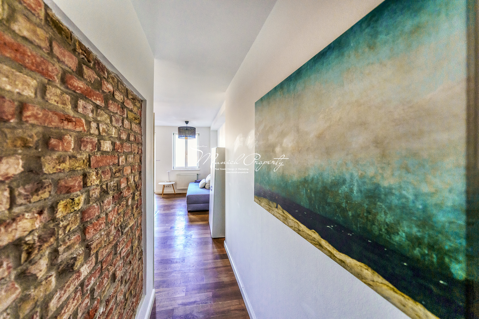 Bezauberndes teilmöbliertes Apartment mit Balkon in einem kernsanierten Altbau