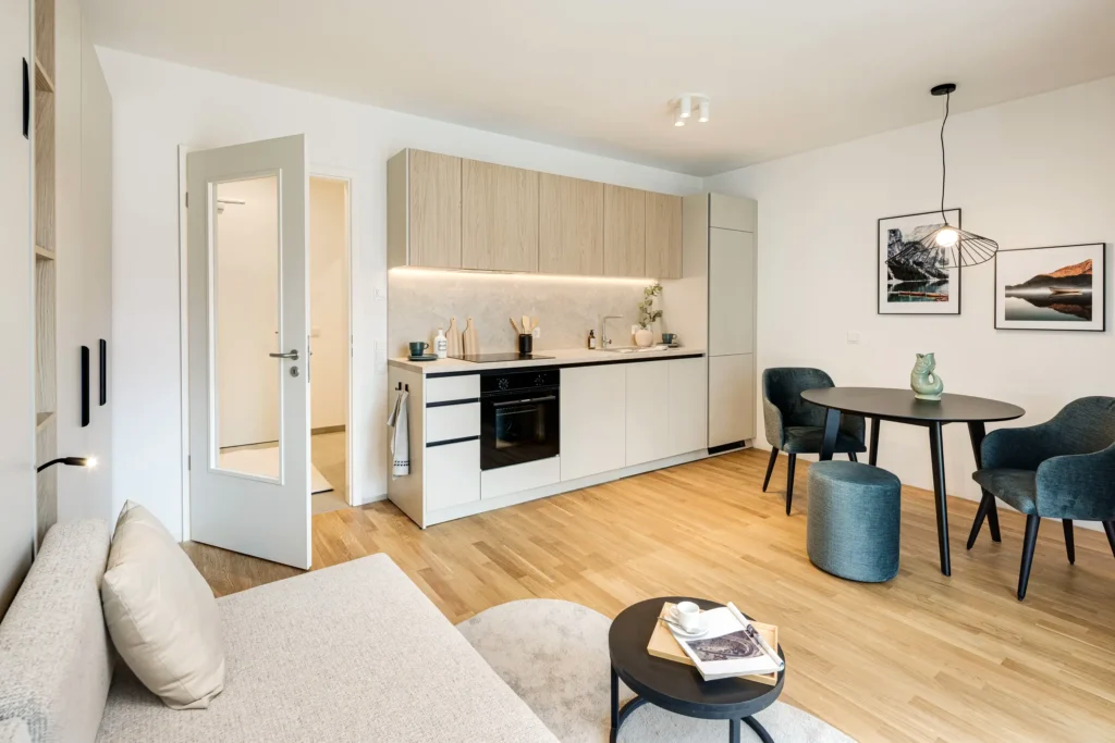 Möbliertes Wohnen – Stilvolles City-Apartment mit Balkon &#038; Teilmöblierung