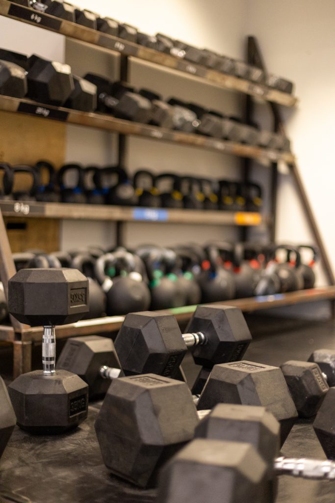 An image showing the crossfit workout Miranda 1750, or showing an exercise from the wod Miranda 1750