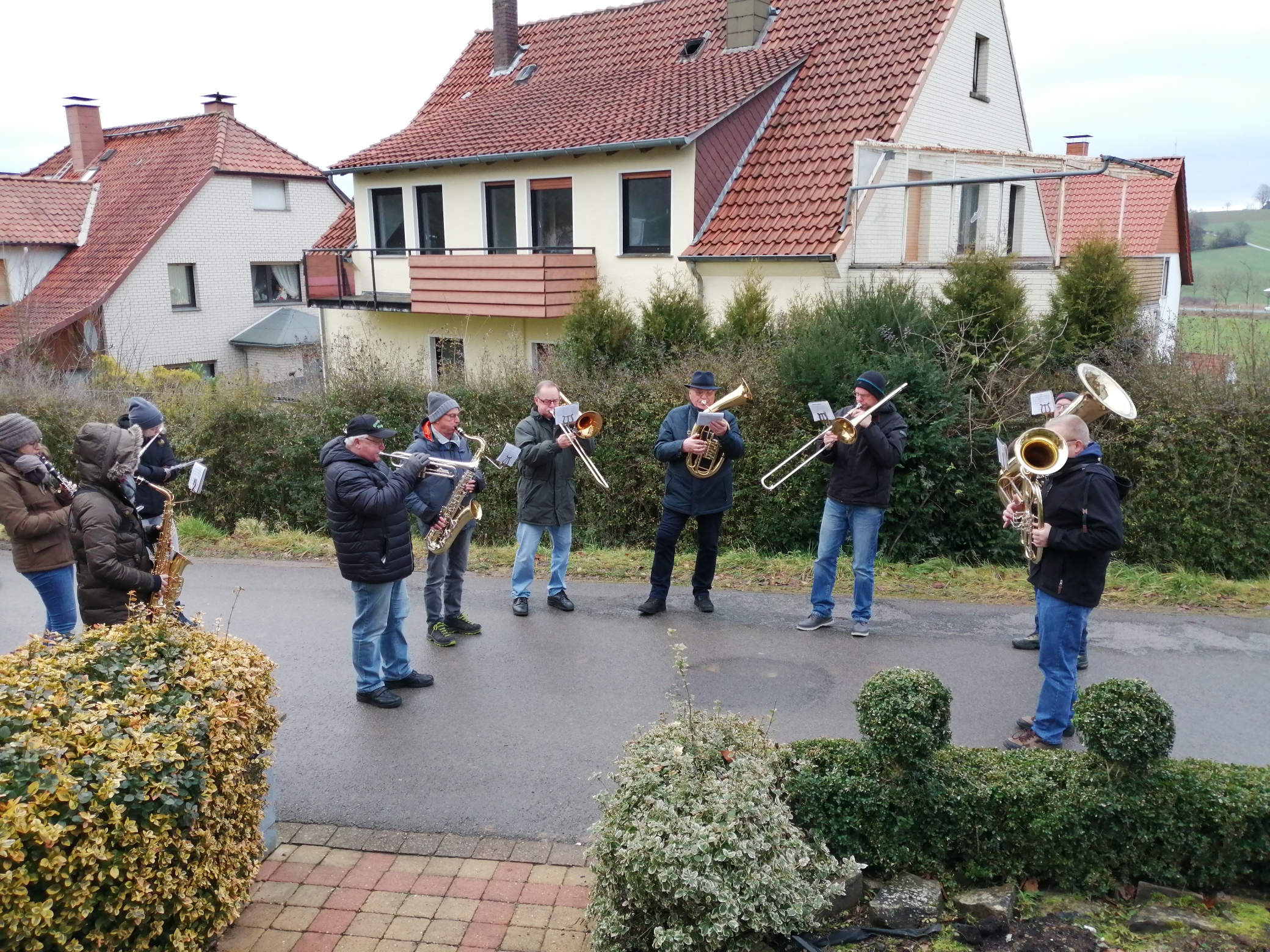 Read more about the article Weihnachtsmusik im Ort