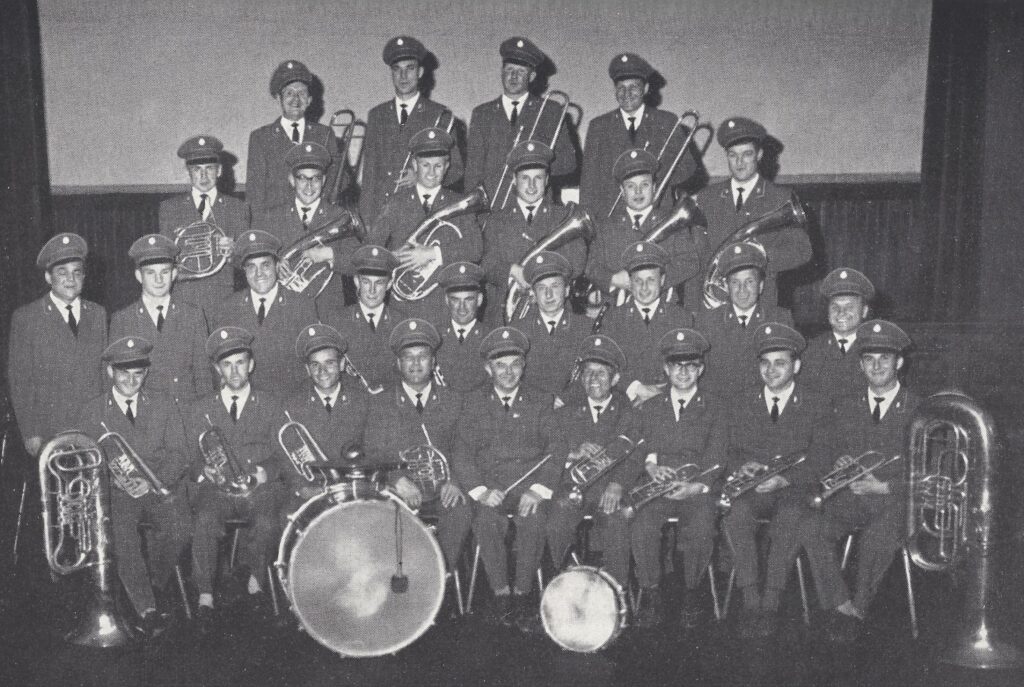 1963: Kreismusikfest zum 75jährigem Jubiläum mit der 1. Uniform
